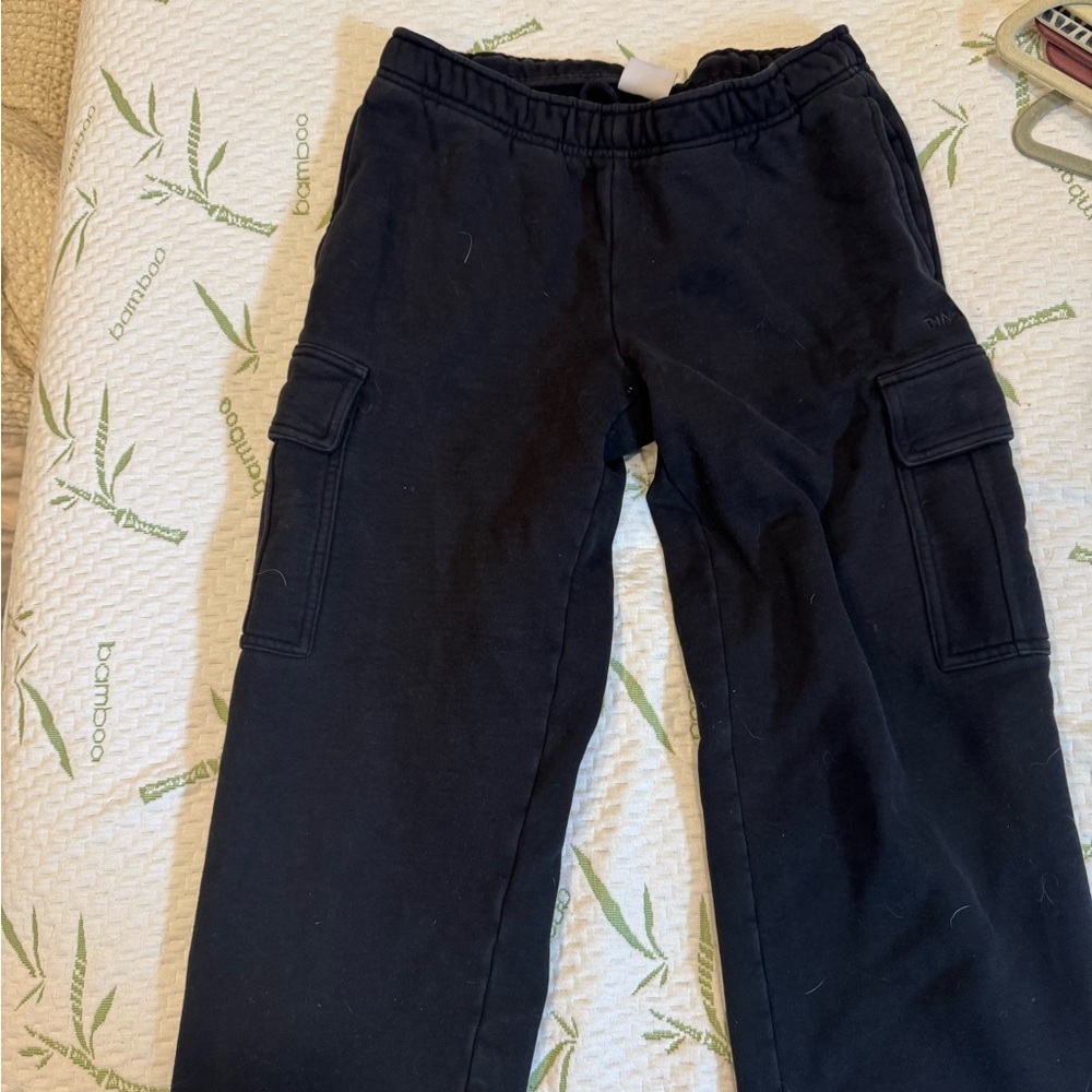 TNA black cargo sweatpants small